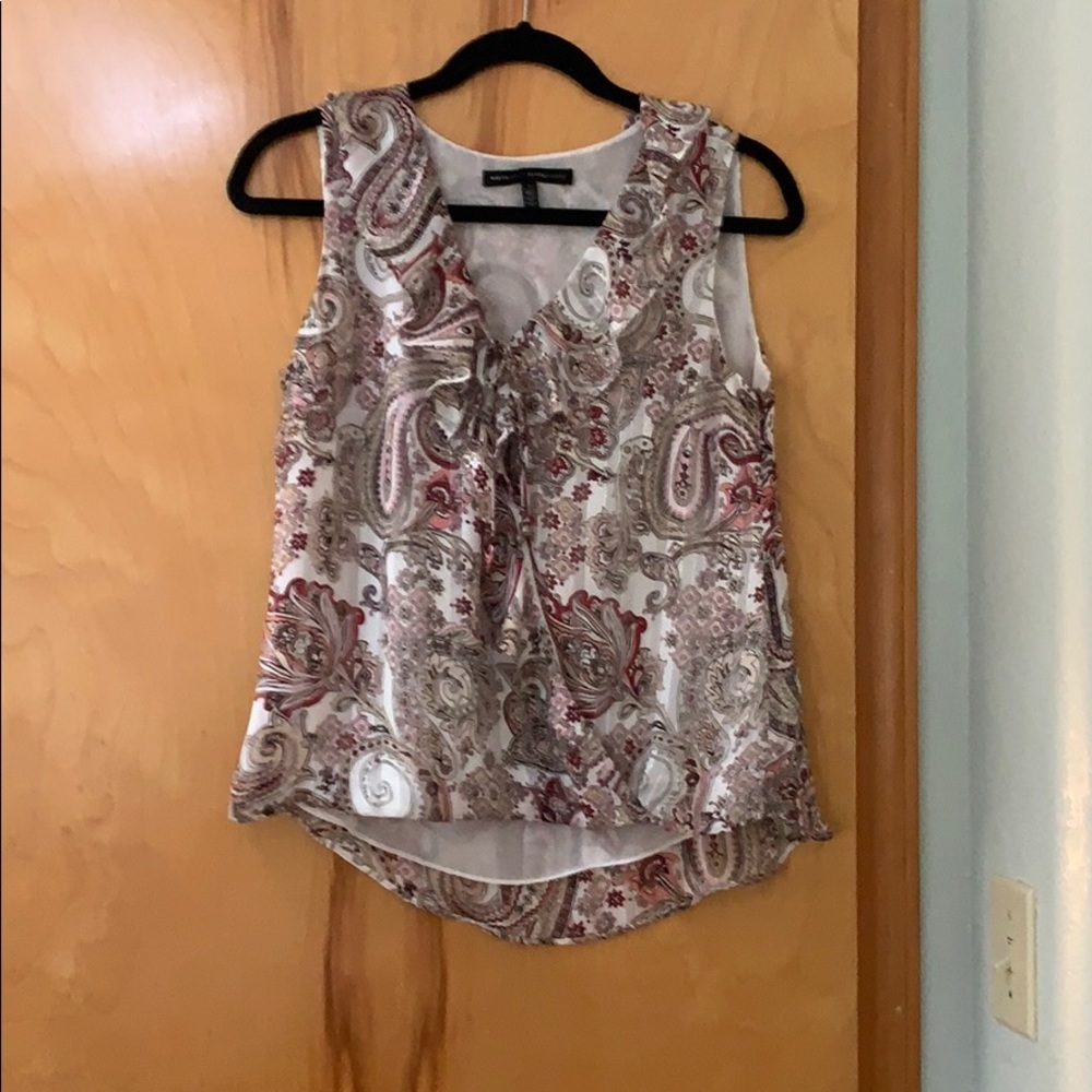 Like new WHB paisley Lurex top.